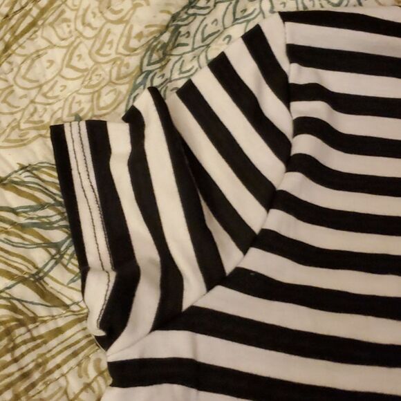 Green Envelope Los Angeles T-Shirt Black White Tassle - Picture 6 of 11